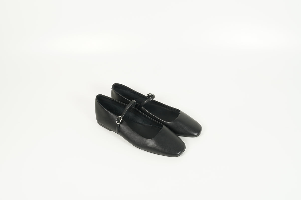 Ballerina Black