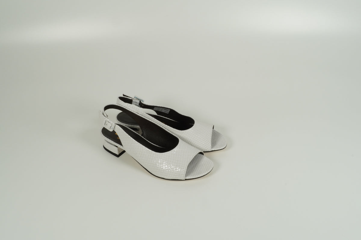 Sandal White