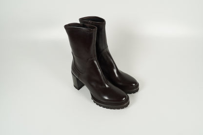 4053 Cuir d&