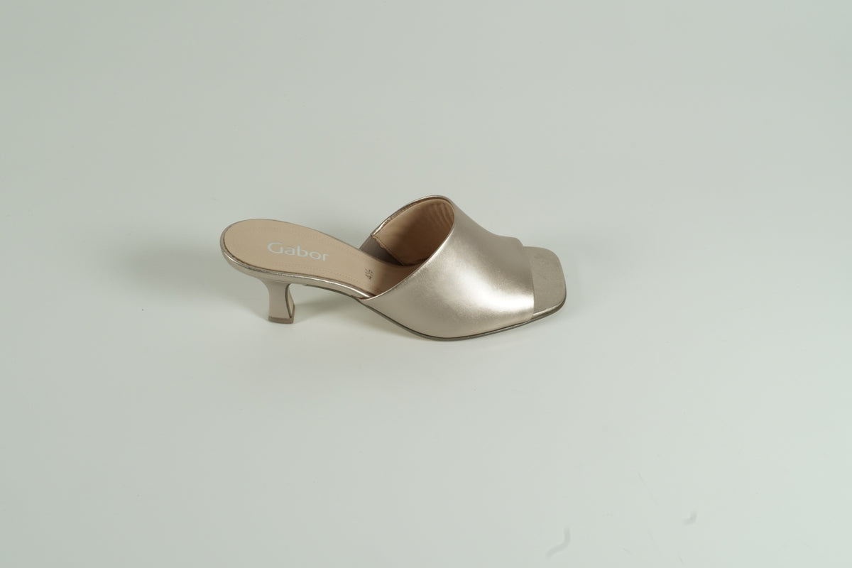Gold Pumps