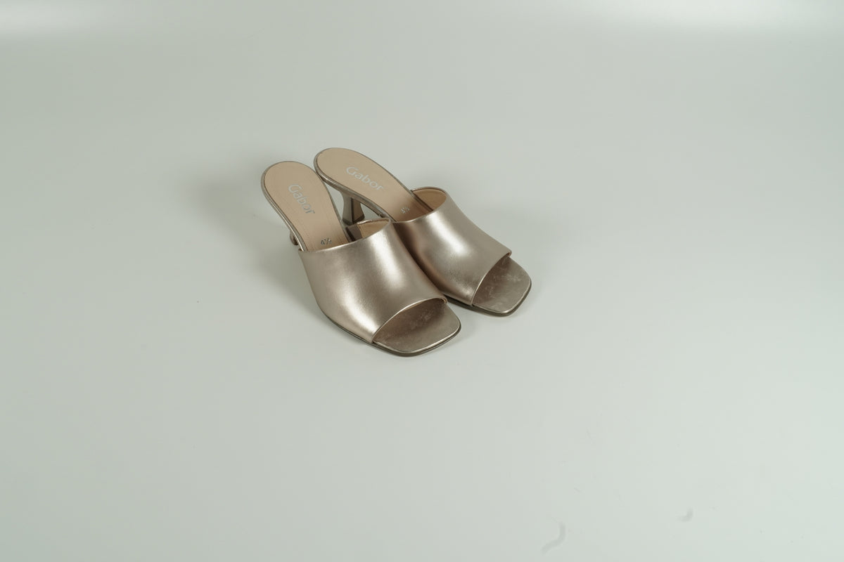 Gold Pumps