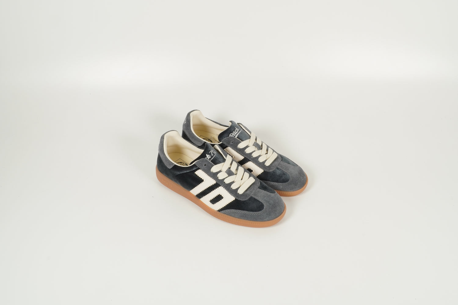 Sneaker Blau