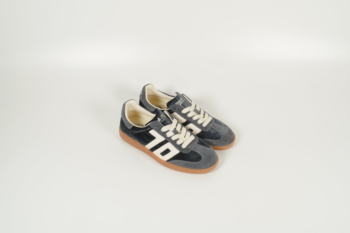 Sneaker Blau