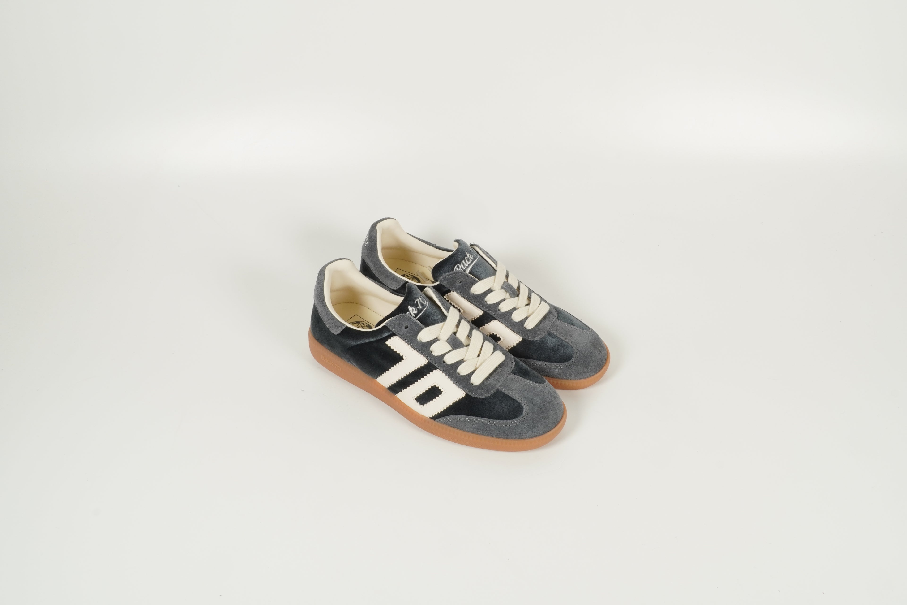 Sneaker Blau