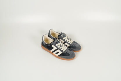 Sneaker Blau