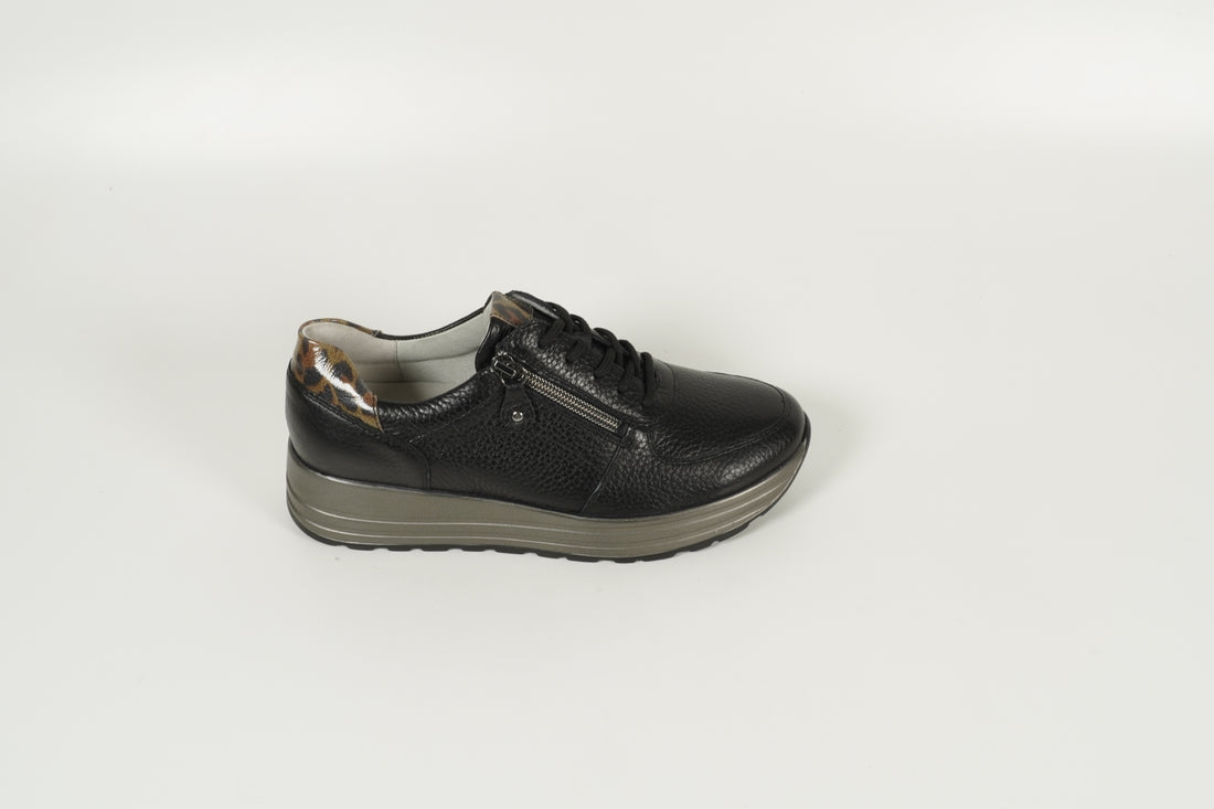 Sneaker Schwarz