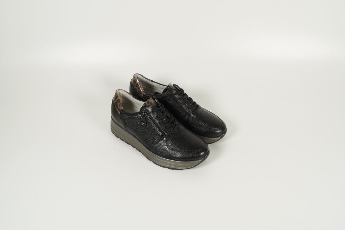 Sneaker Schwarz
