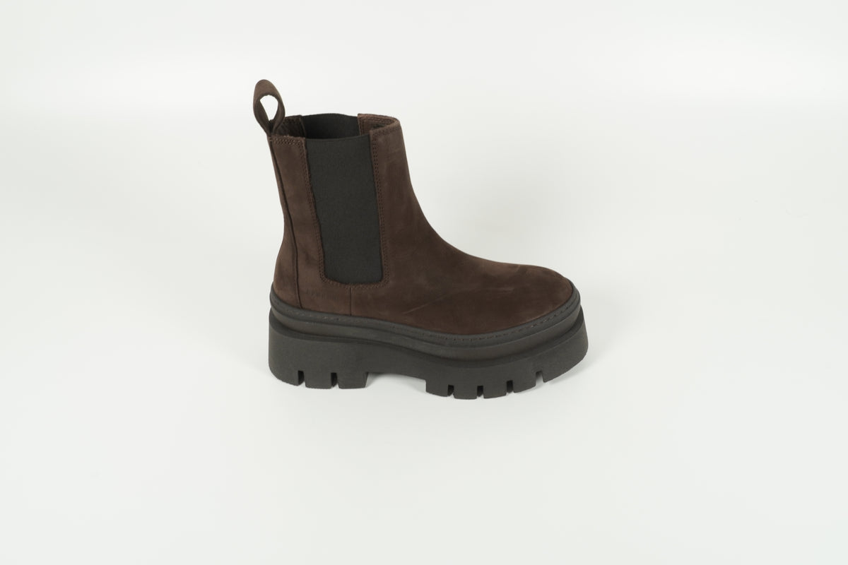 Boot Braun