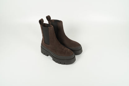 Boot Braun