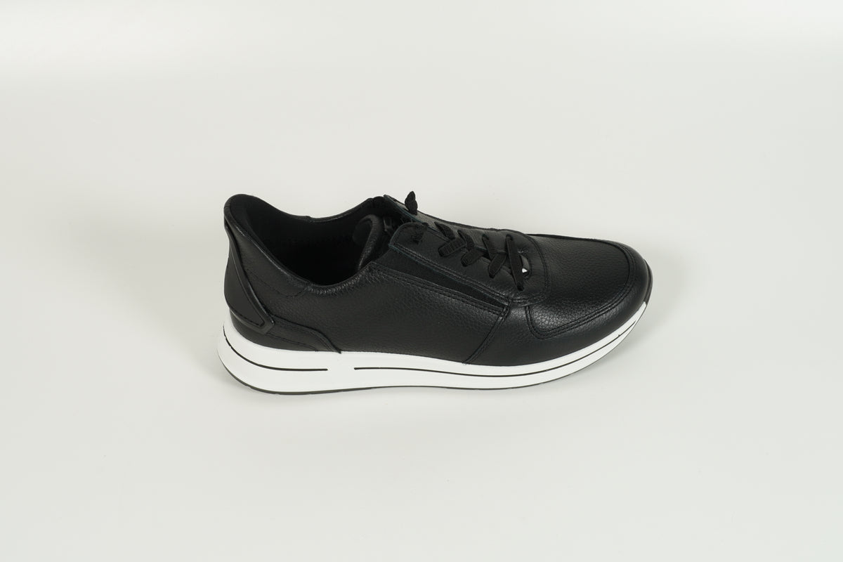 Sneaker Schwarz