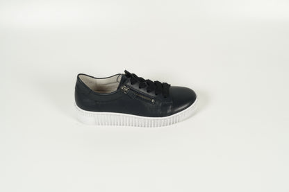 Sneaker Blau