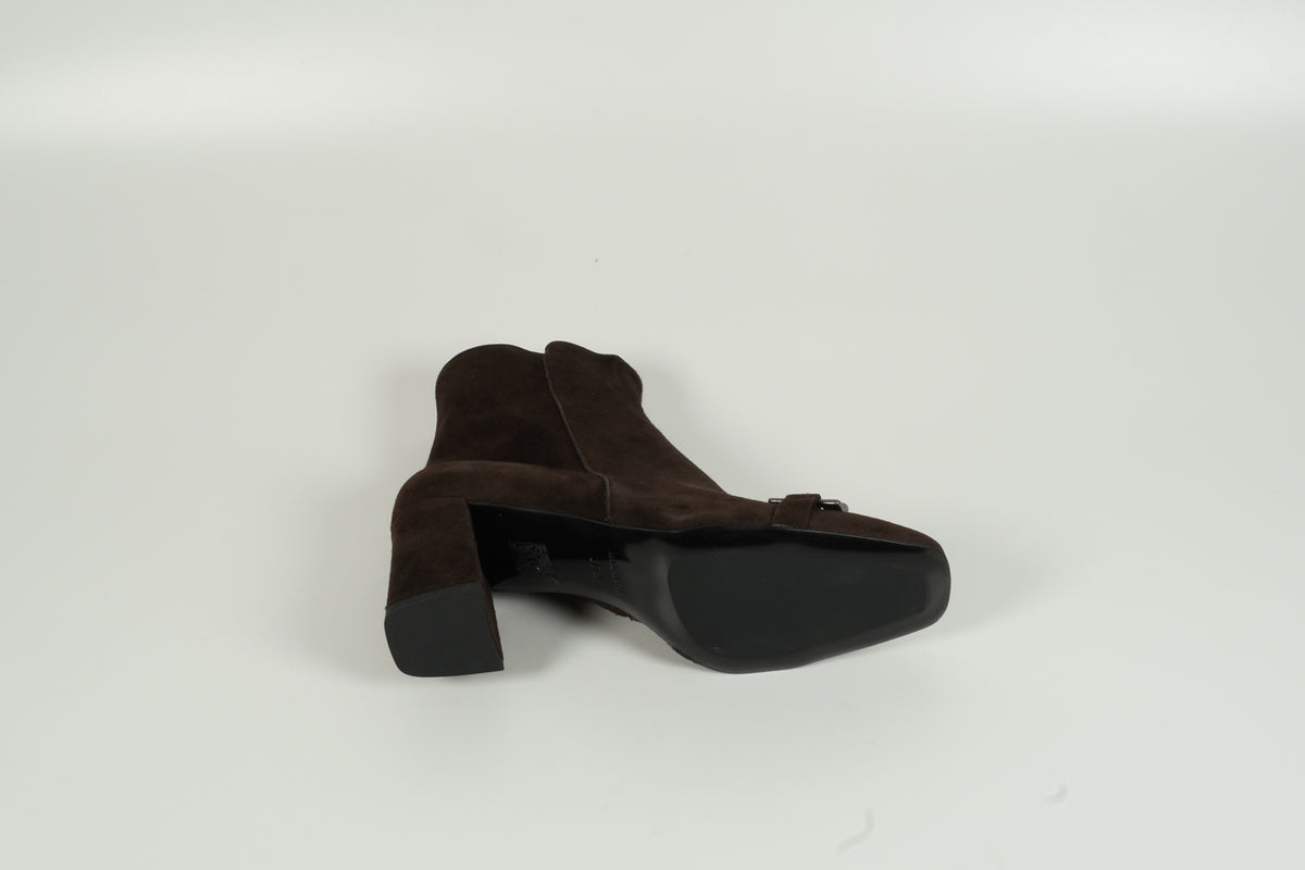 ankle boots brown