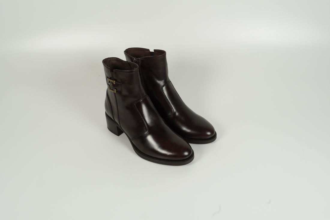 ankle boots brown