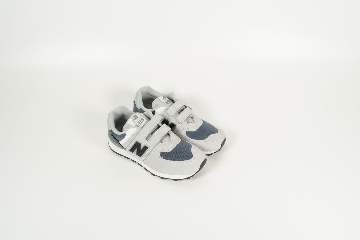 Baskets grises enfant