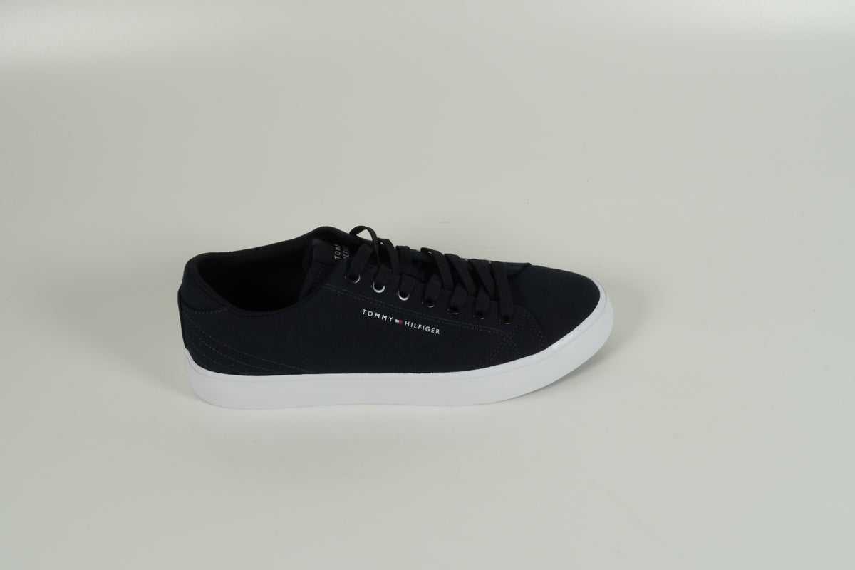 Baskets bleues