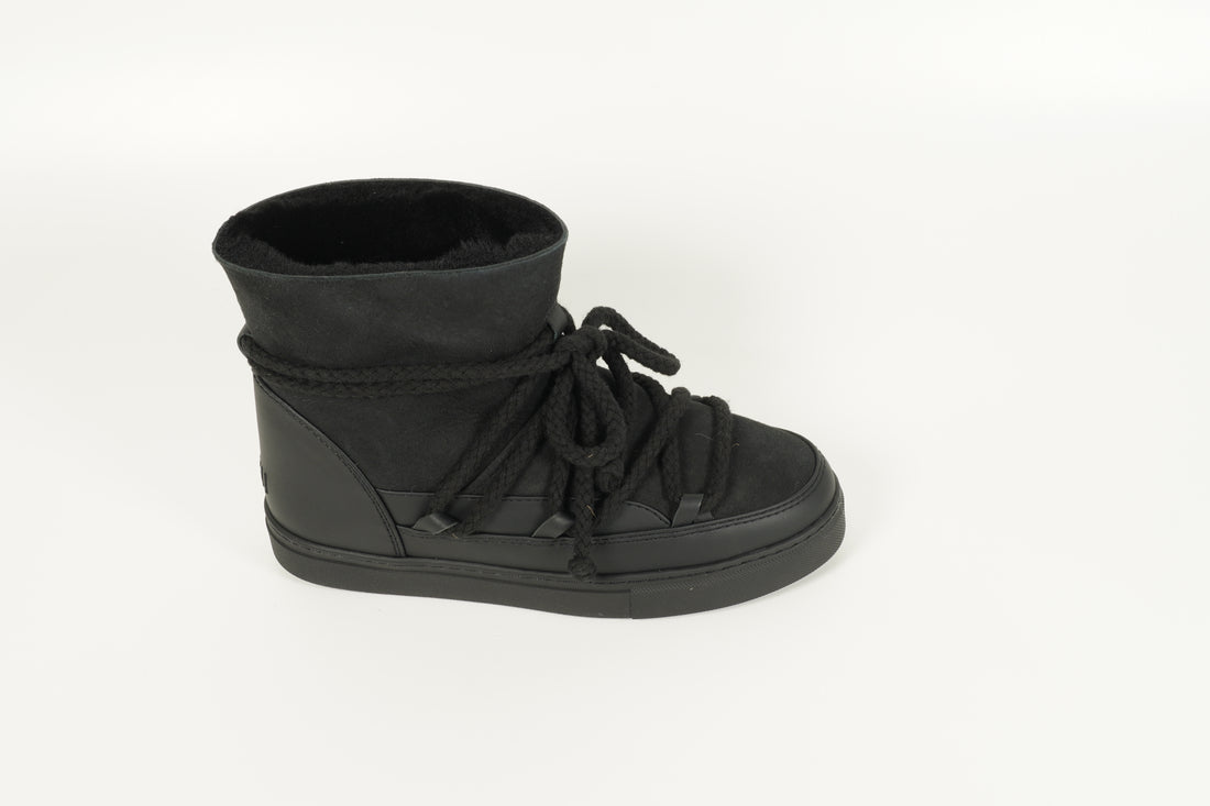 Boot Schwarz