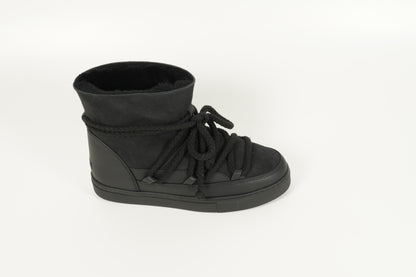 Boot Schwarz