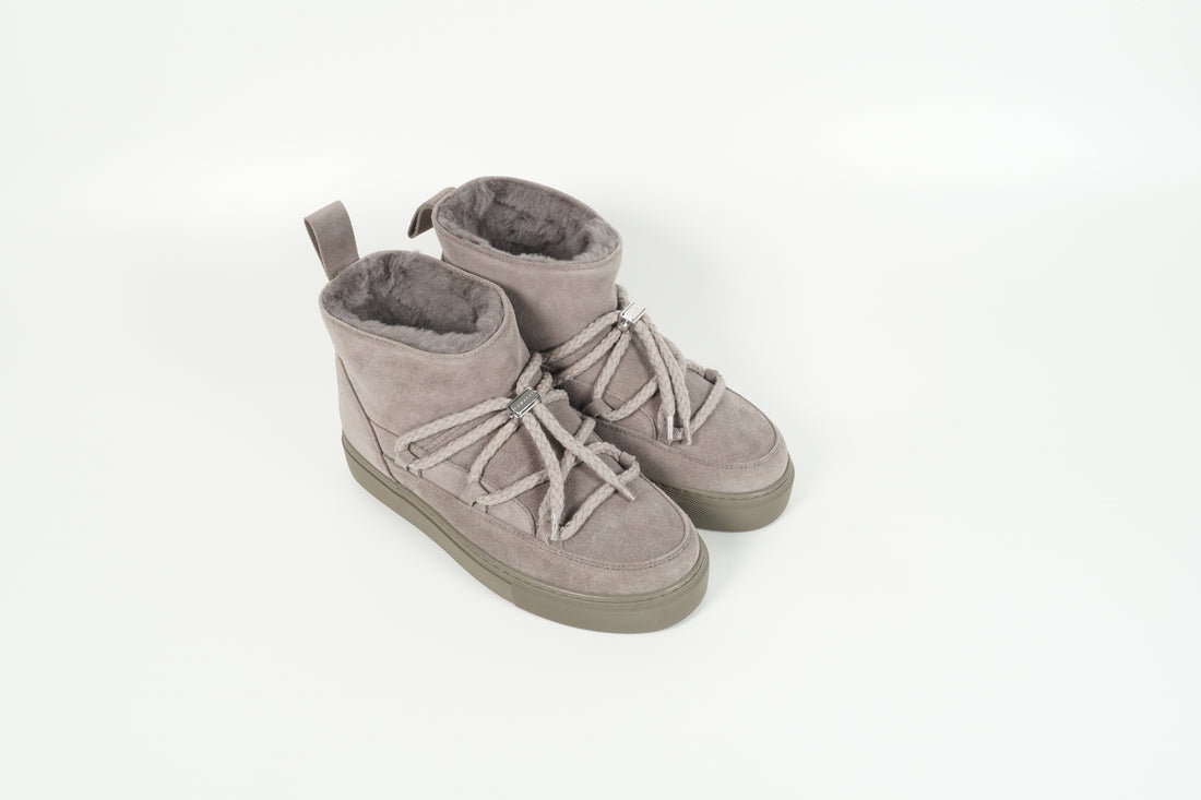 Boot Grau