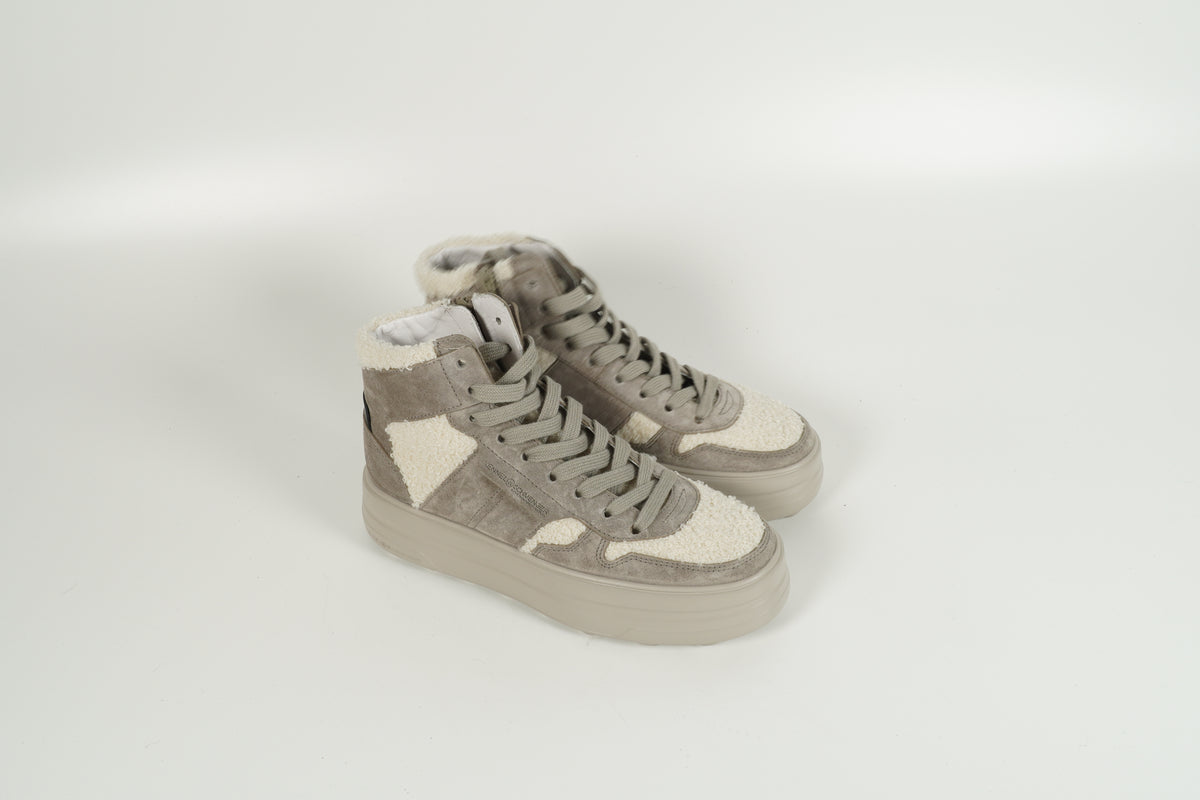 Baskets grises