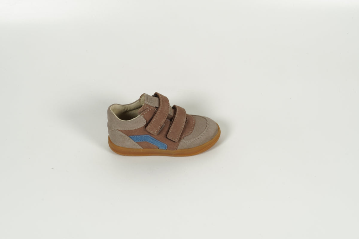 Training running shoe beige