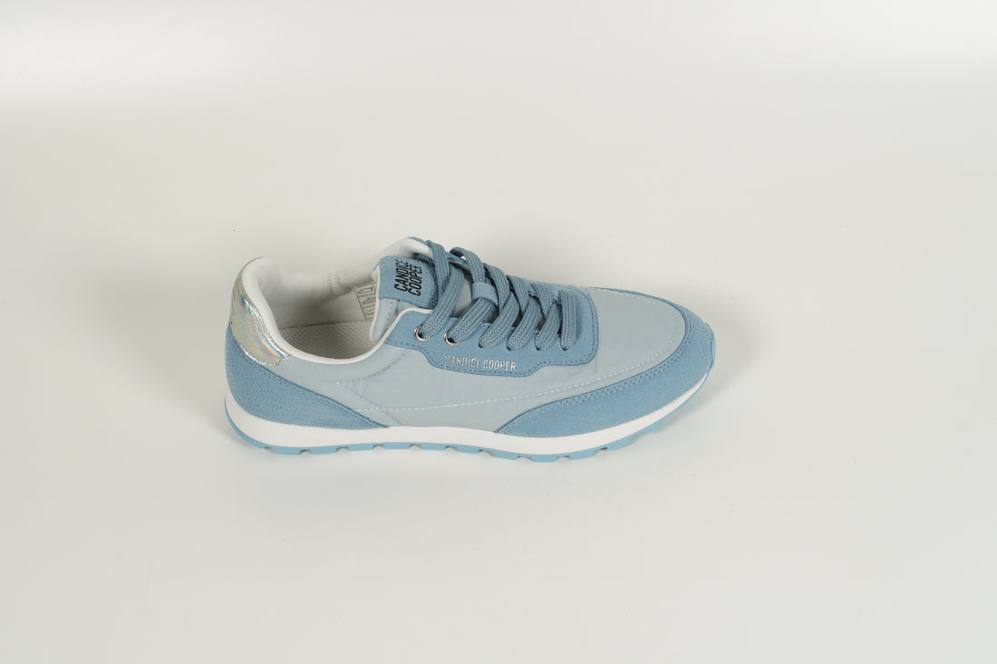 Sneaker Hellblau