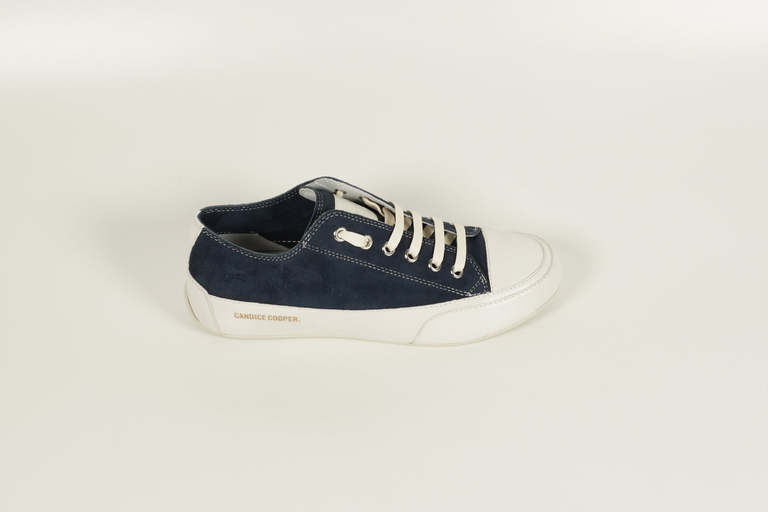 Sneaker Blau