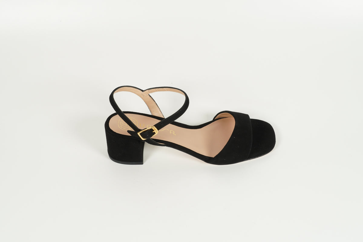 Sandle Schwarz