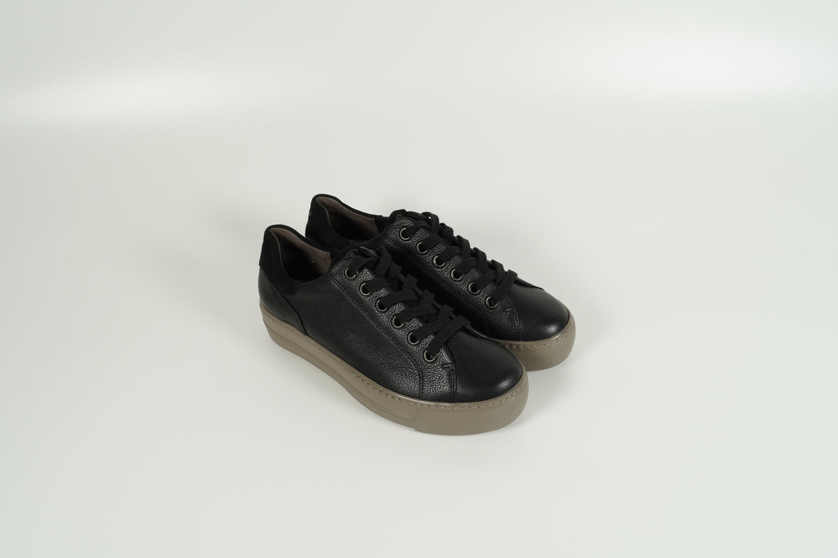 Baskets noires