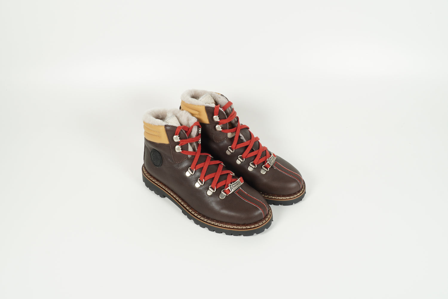 Boot Braun