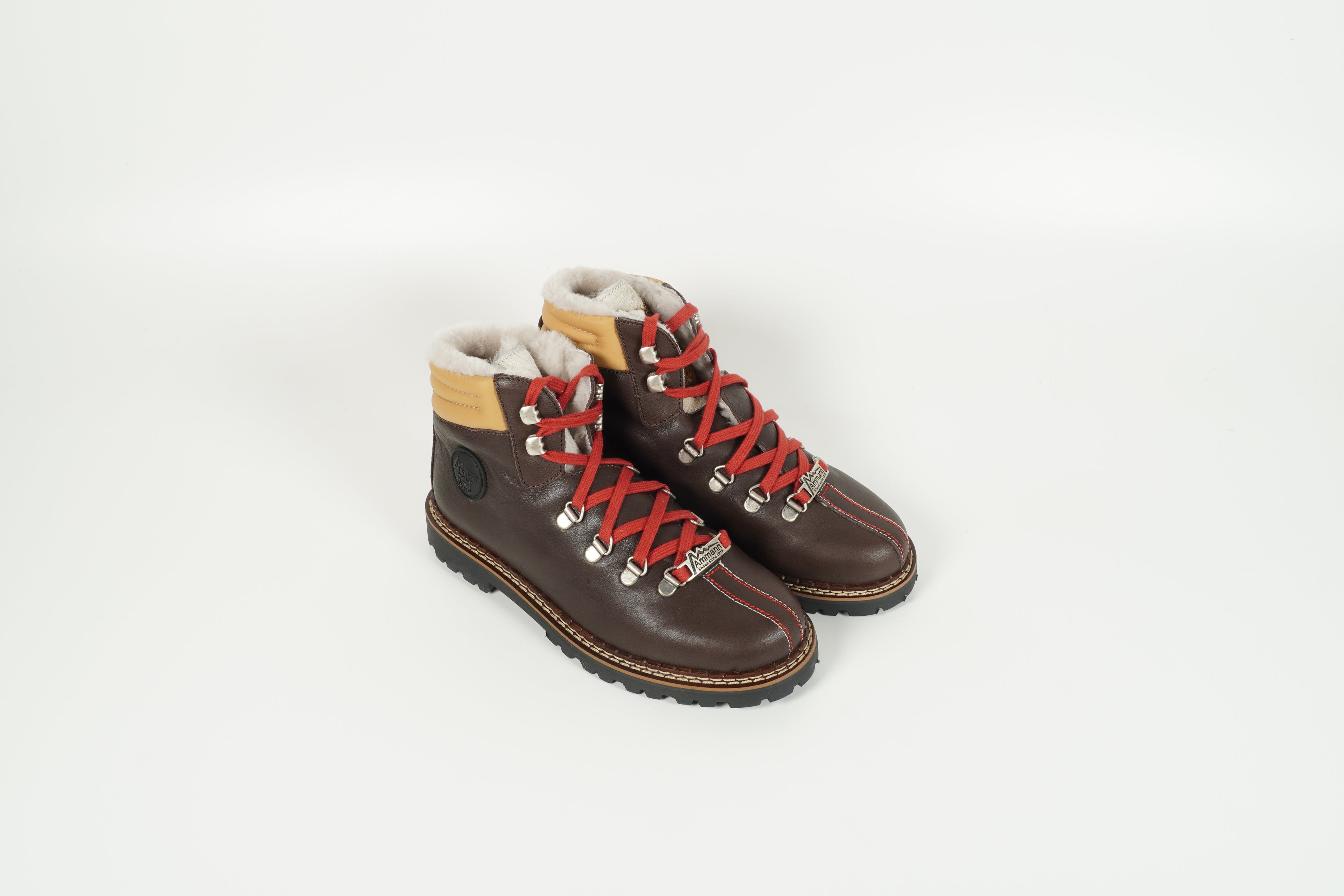 Boot Braun