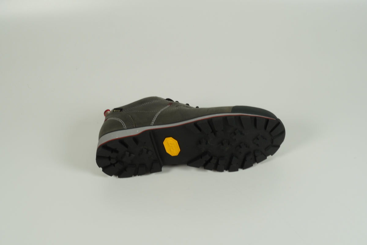 Chaussure à lacets grise
