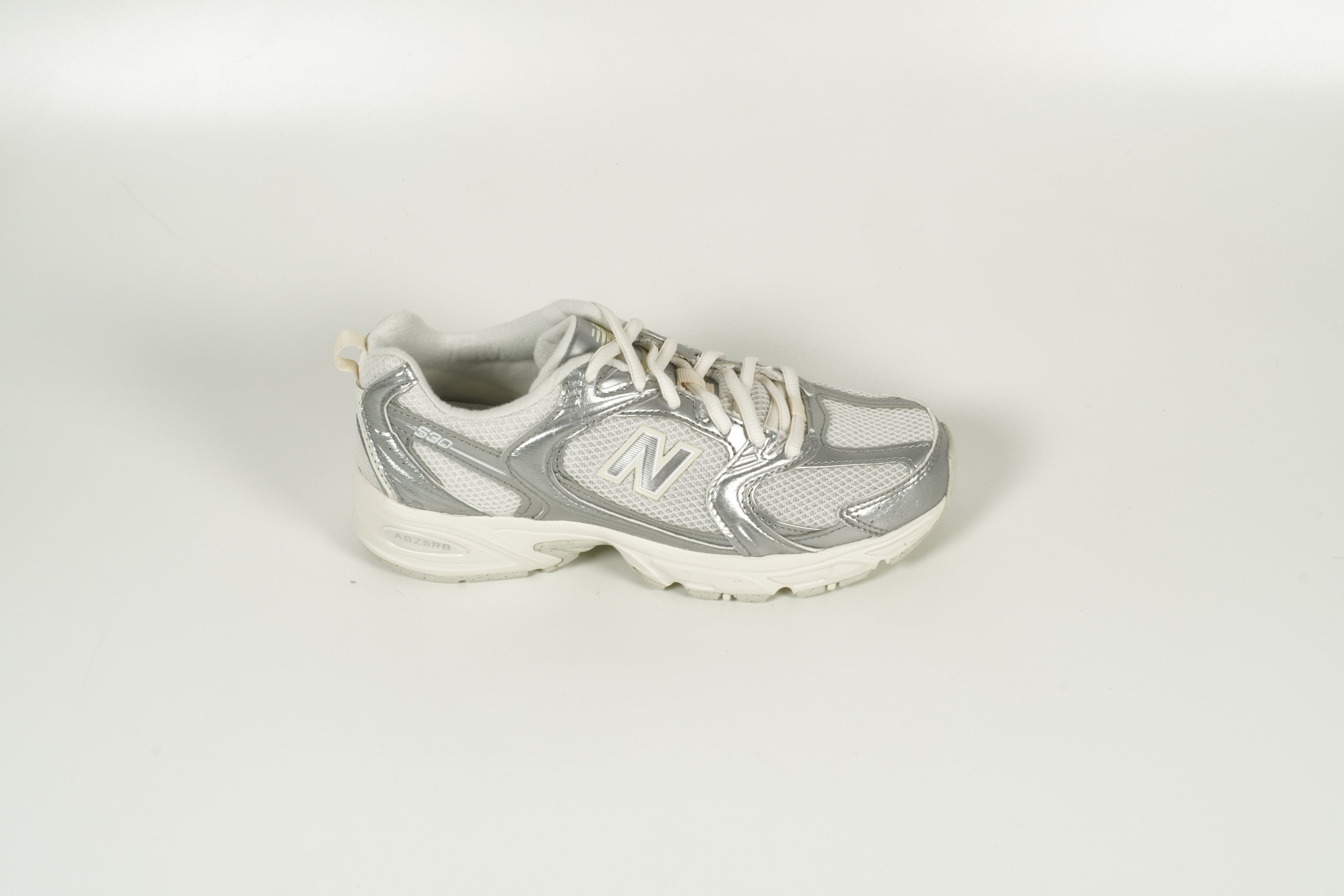 Sneaker U530 Silber