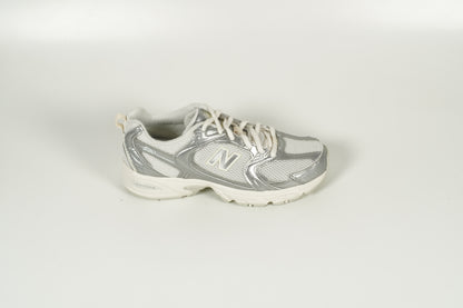 Sneaker U530 Silber