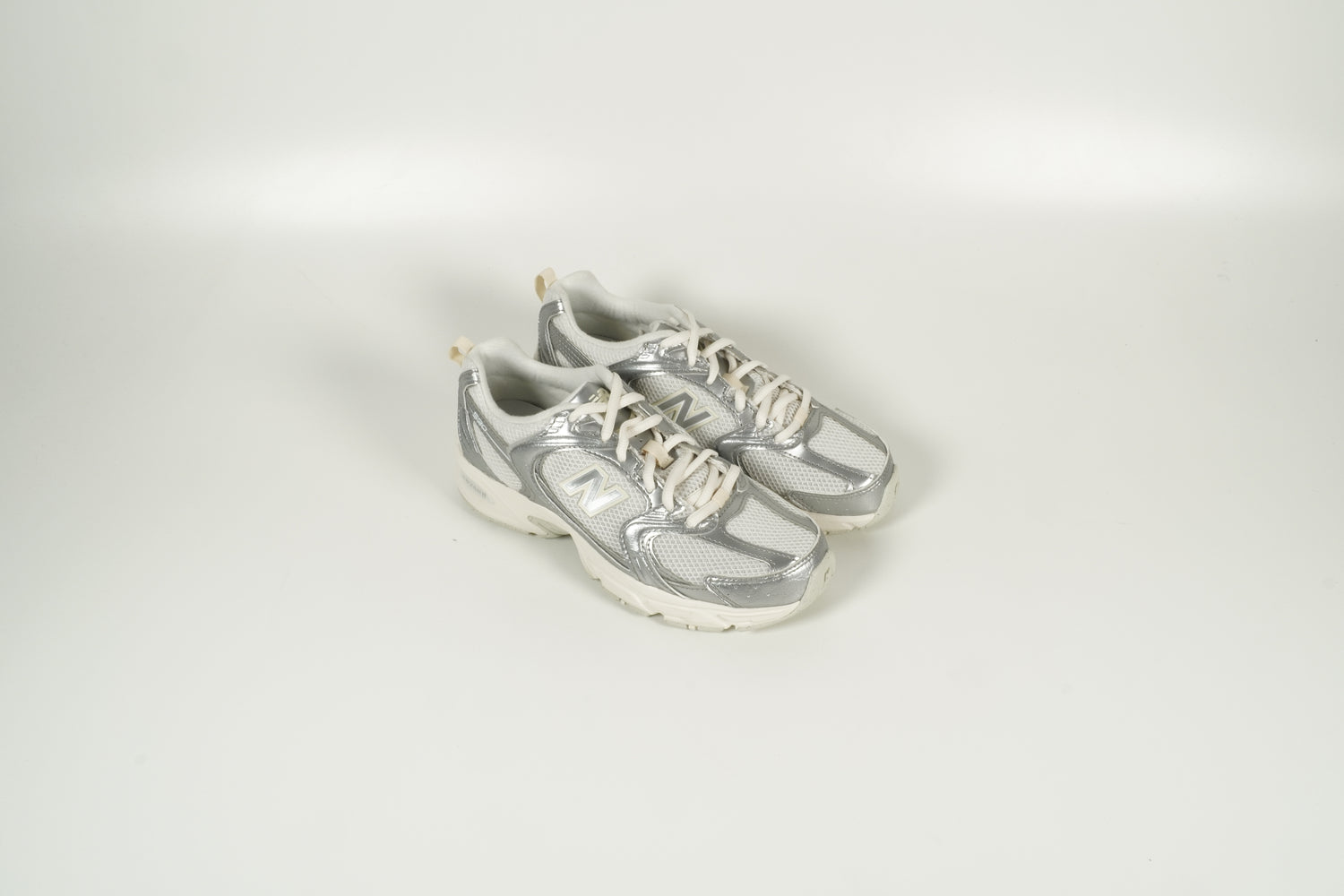 Sneaker U530 Silber