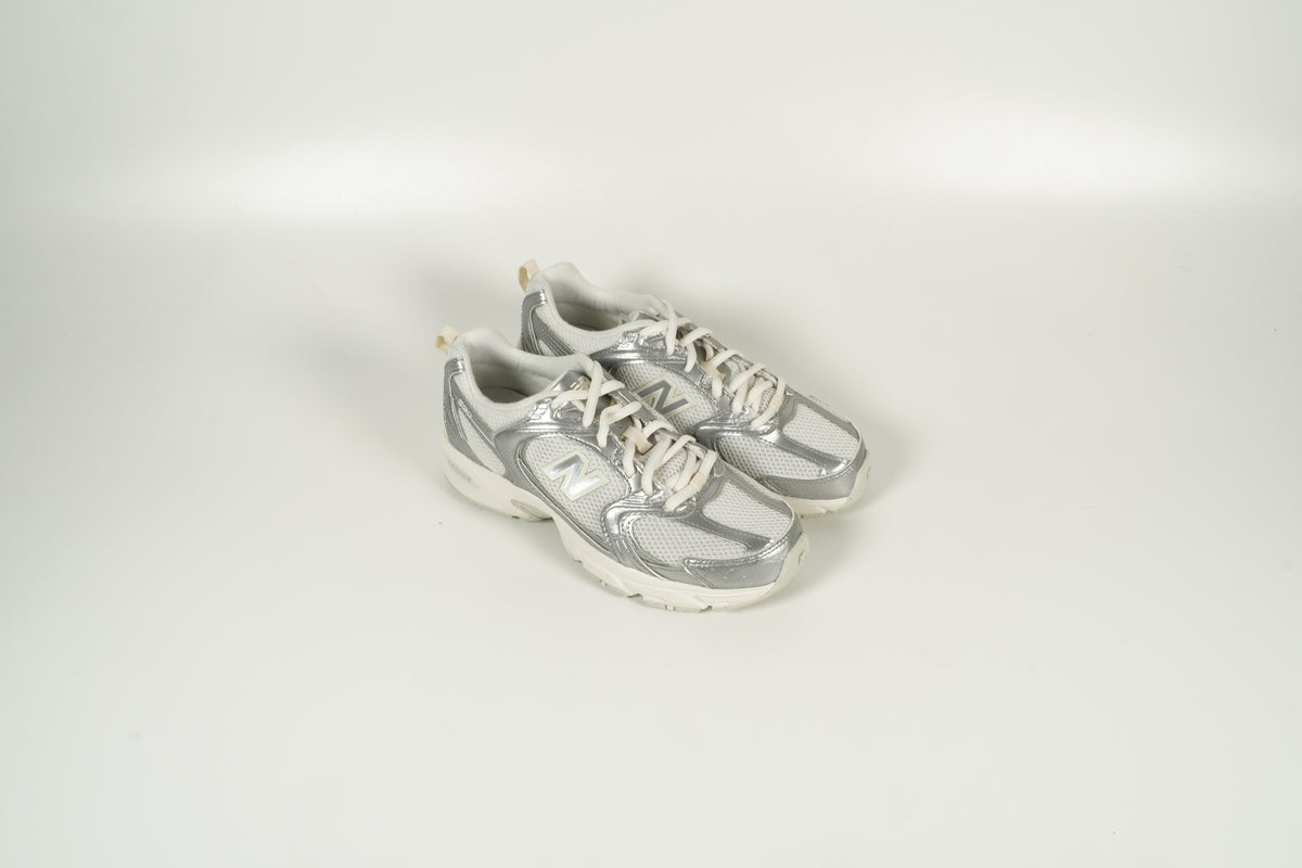 Sneaker U530 Silber