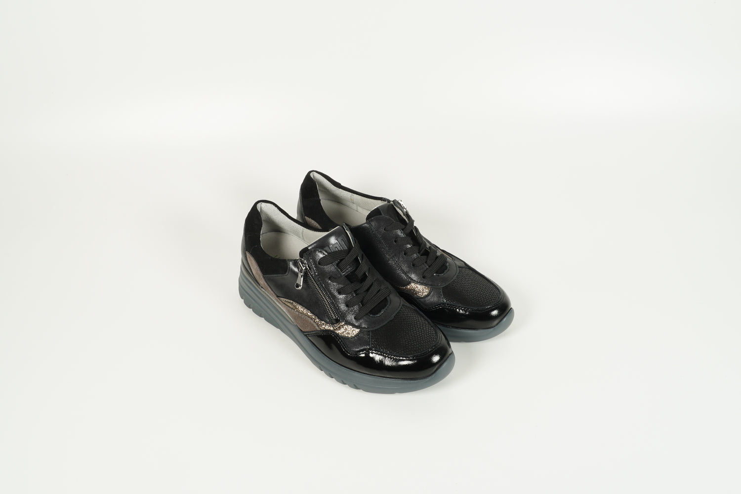 Sneaker Schwarz