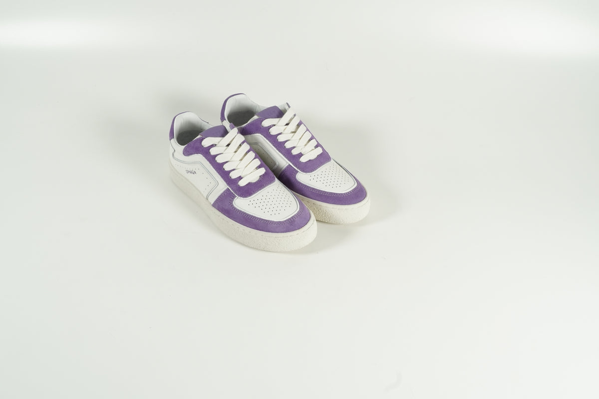 Baskets violettes