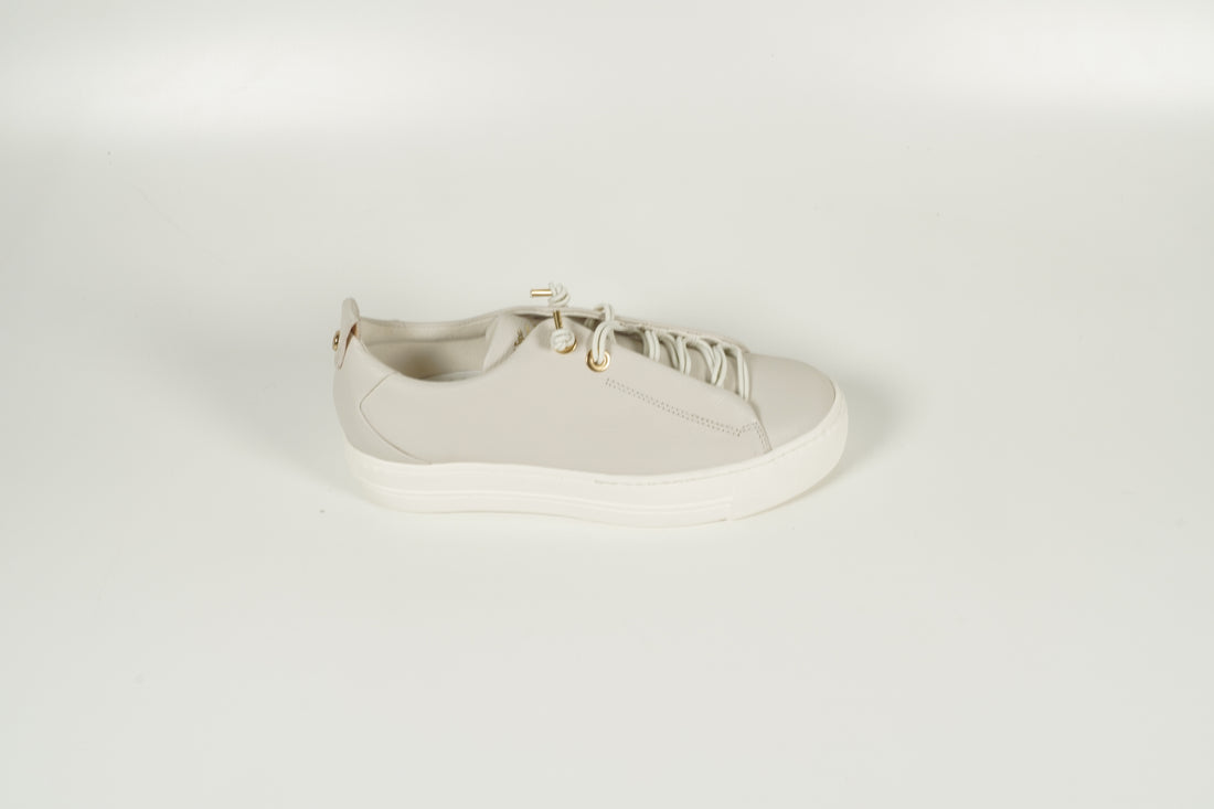 Baskets beiges