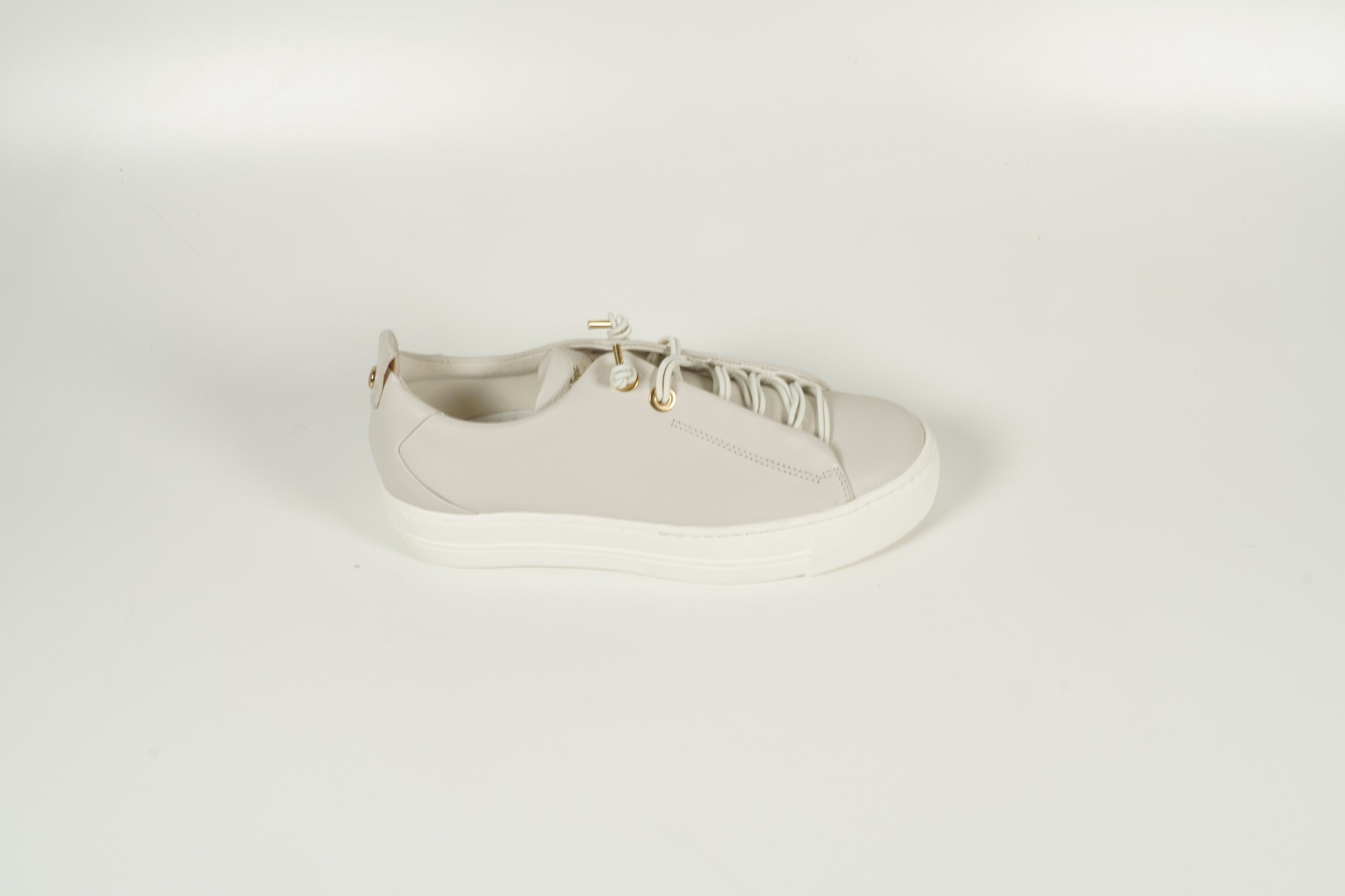 Baskets beiges