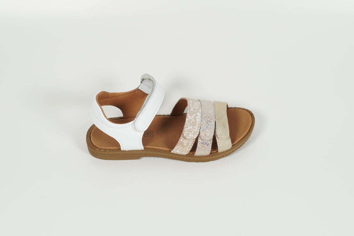 Sandales blanches pour enfants