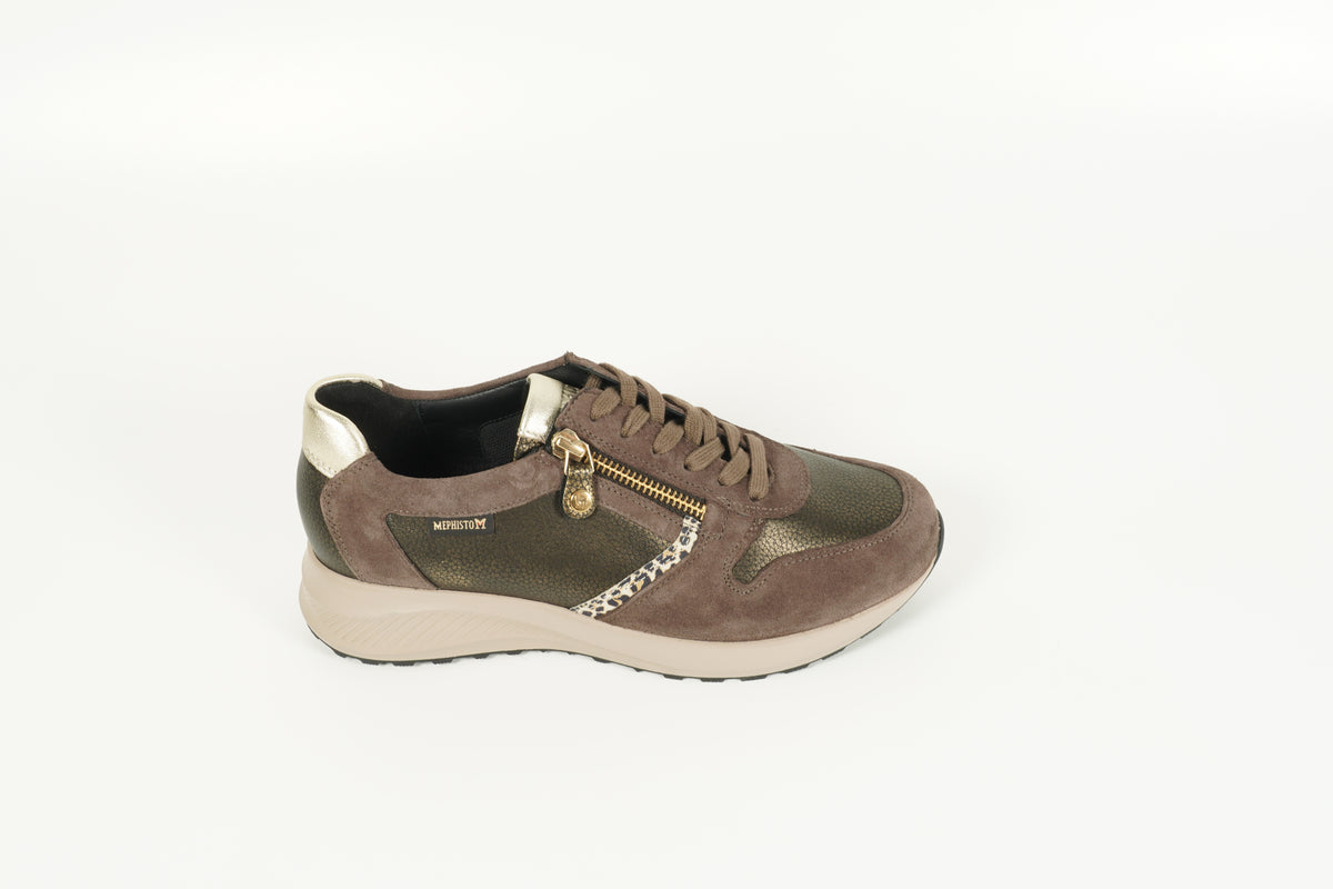 Kim Braun sneakers