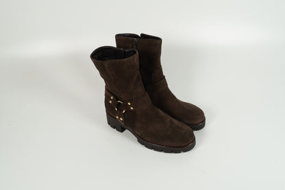 ankle boots brown