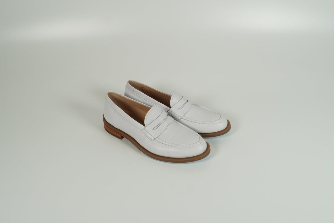 Moccasin White