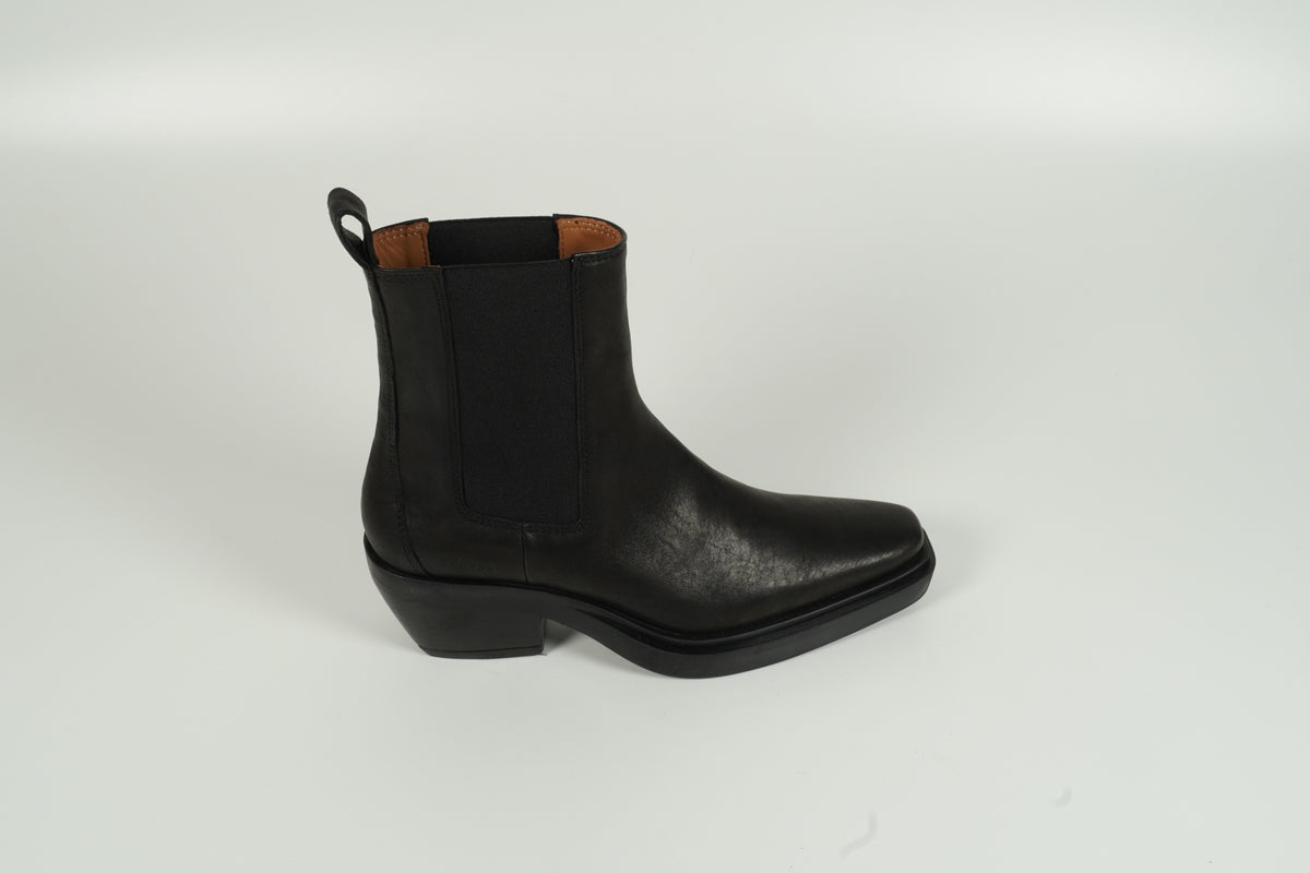 Boot Black