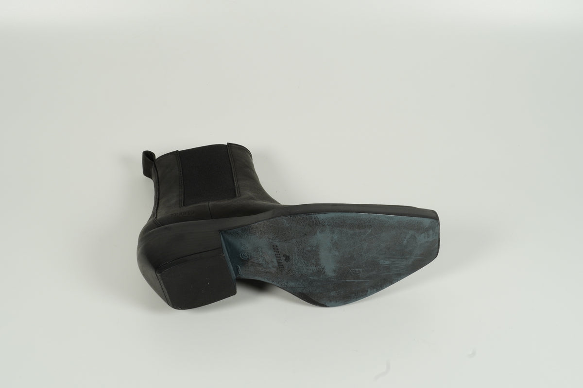 Boot Black
