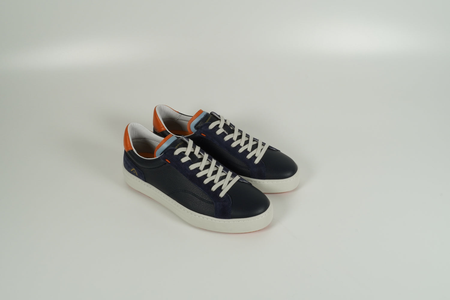 Sneaker Blau