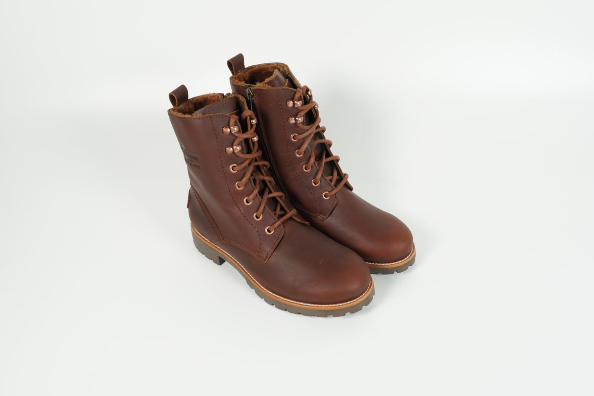 Boot Braun