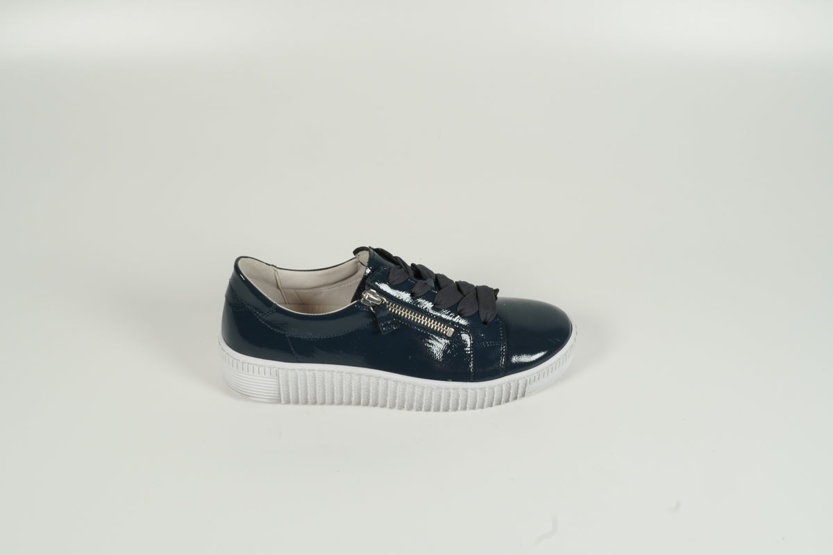 Baskets bleues
