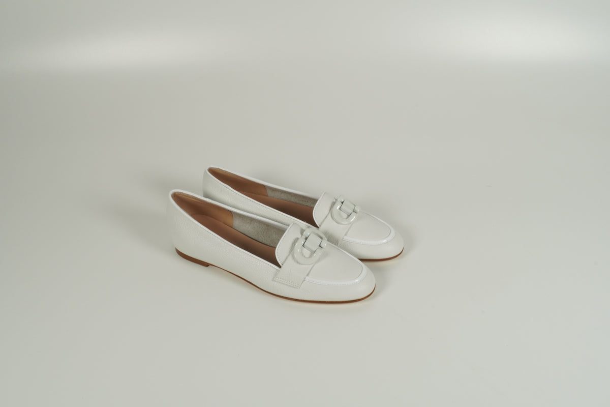 Moccasin White