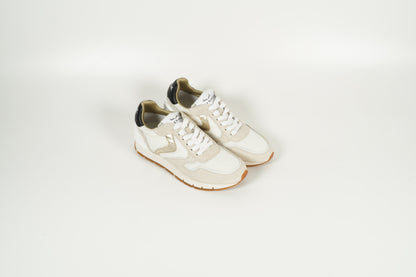 Sneaker Grau